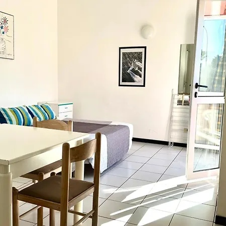 Palme 12 - Marcelli, Monolocale Con Terrazzino, Le Palme Appartamento